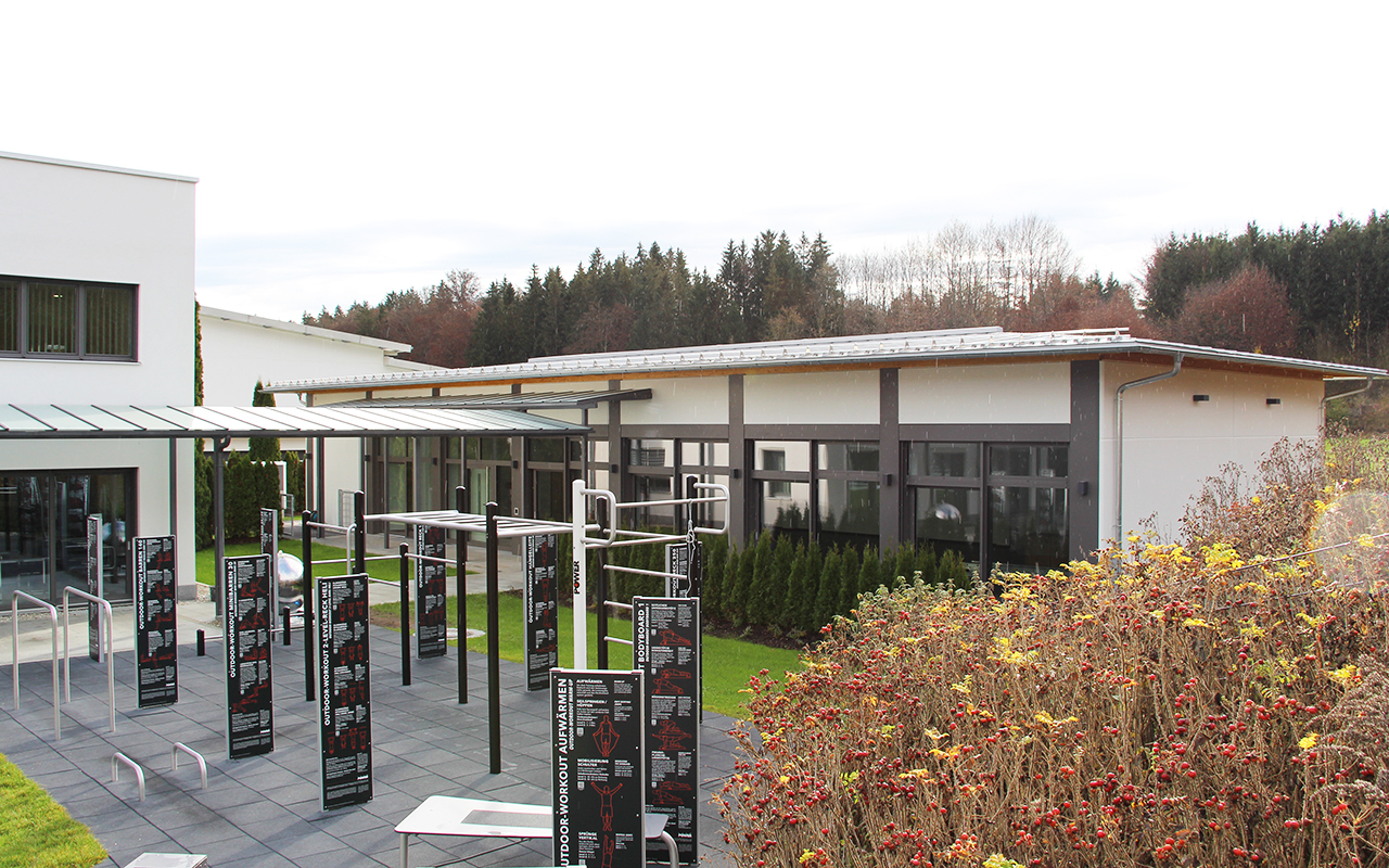 seminargebaeude-mit-fitnessareal