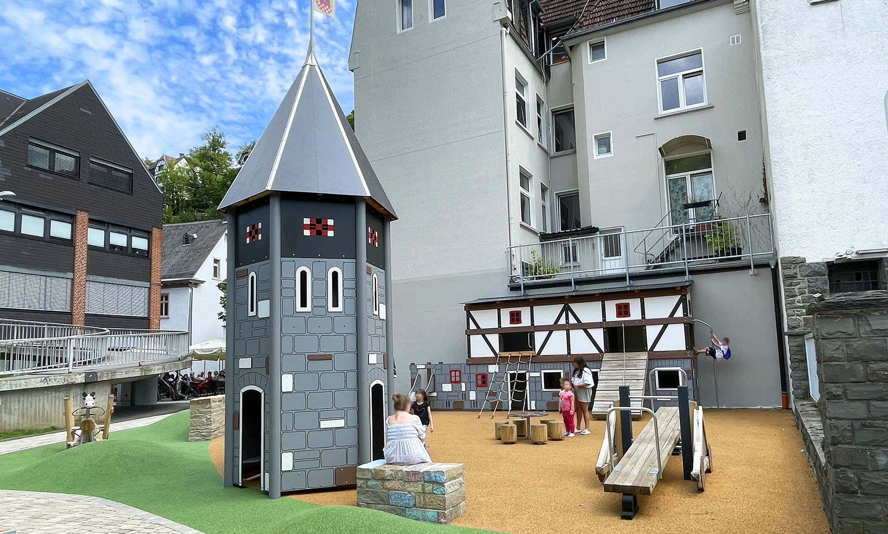 Spielplatzgeraete-Maier-Burgspielplatz-Altena 4400350-1